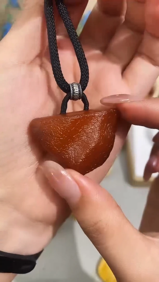 未镶嵌琥珀裸石琥珀