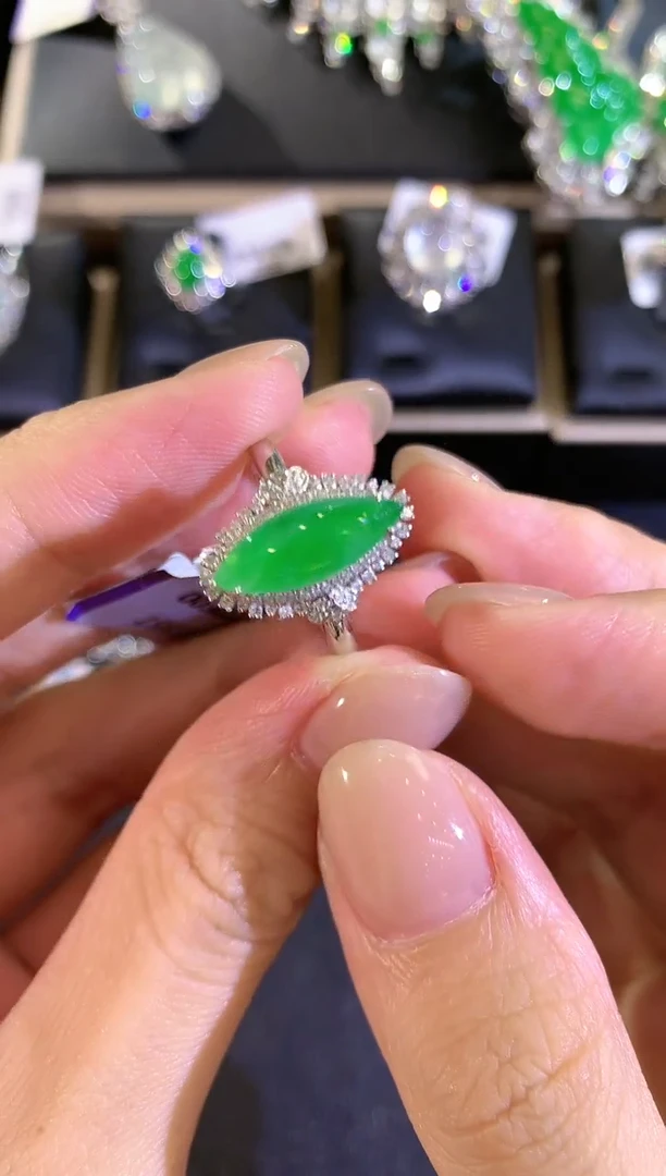 翡翠戒指18K金镶嵌a135