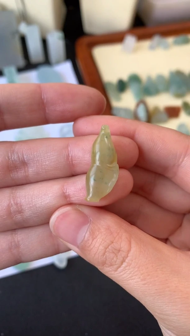 【闪购商品】定制翡翠未镶嵌翡翠