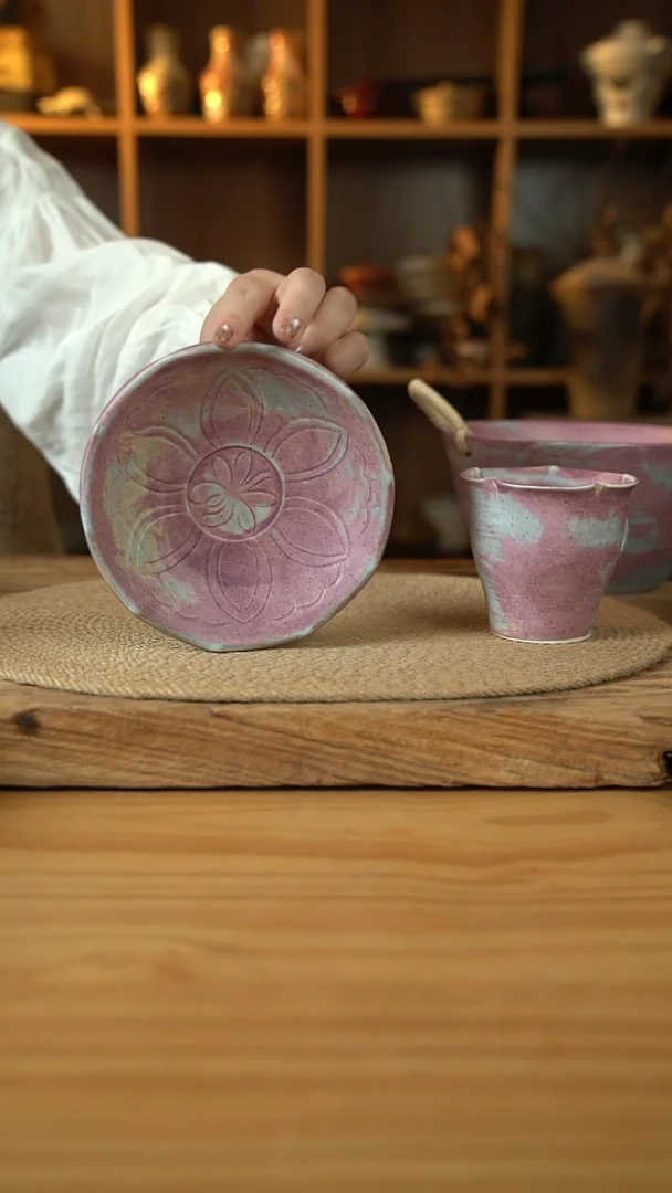 紫色系列的6英寸不规则花边碟子1个