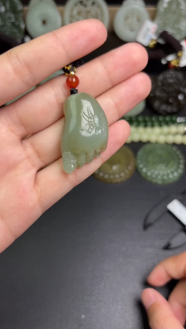 和田玉未镶嵌颈饰1