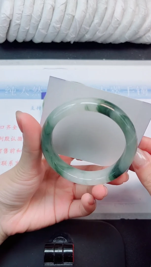 【闪购商品】石英质玉手镯未镶嵌98#56.8有水线