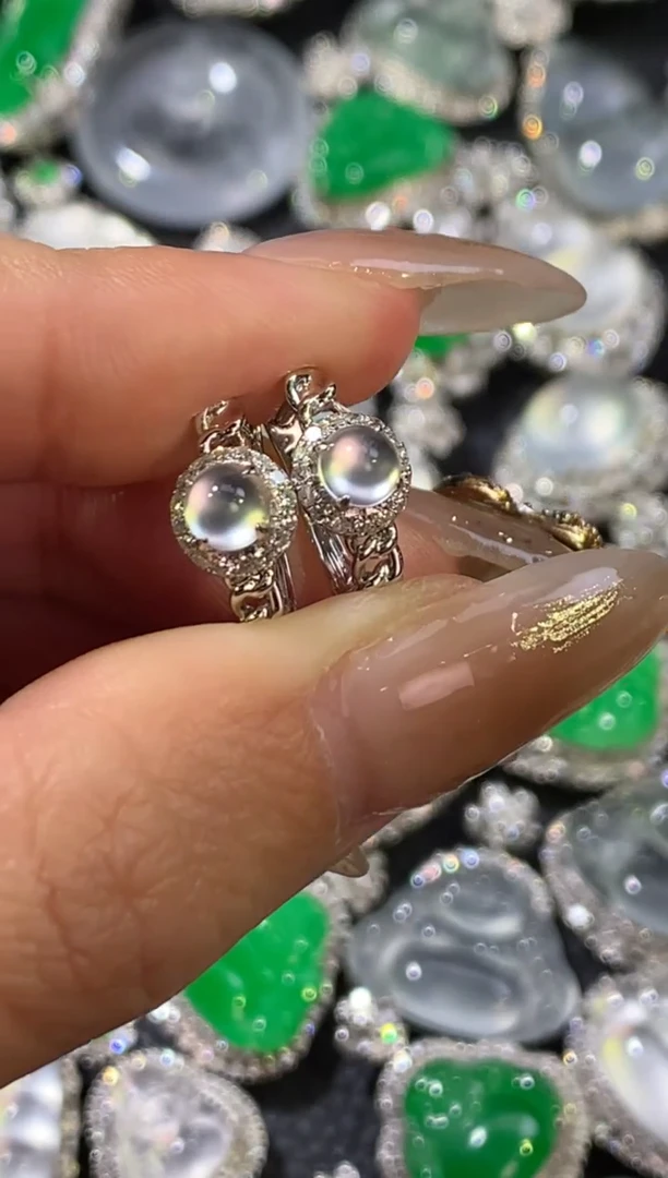 【闪购商品】翡翠耳饰18K金镶嵌蛋面耳包