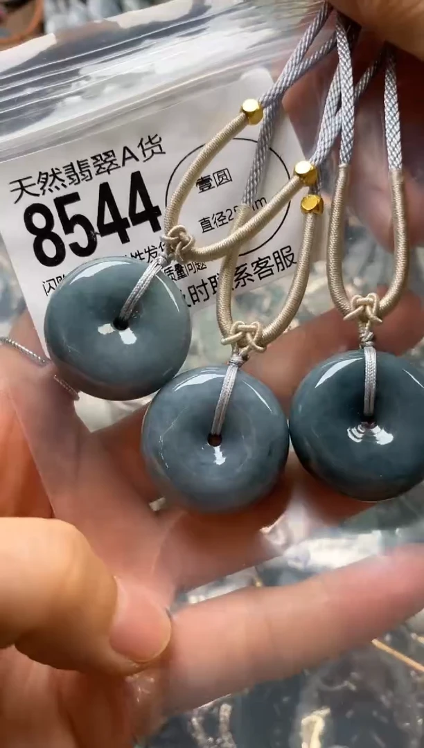 翡翠未镶嵌颈饰多样性发其一8544