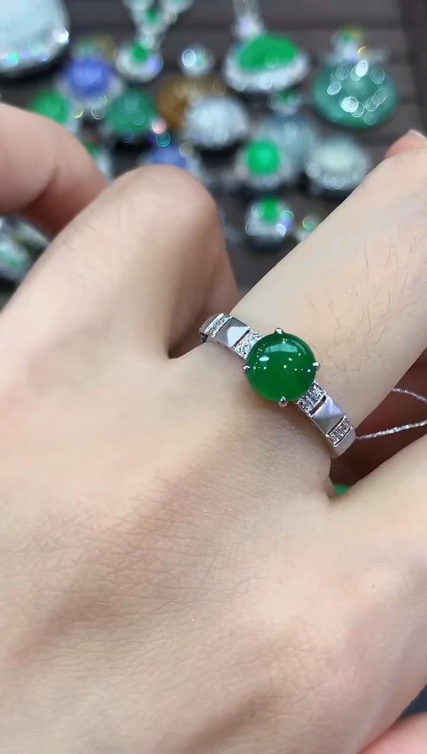 18K金镶嵌戒指翡翠B75