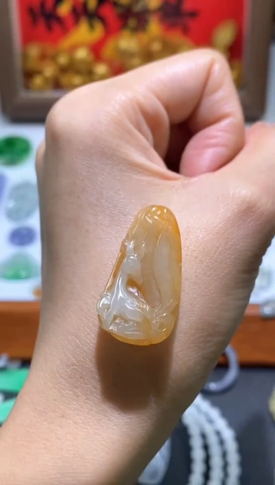 未镶嵌定制翡翠九尾吊坠