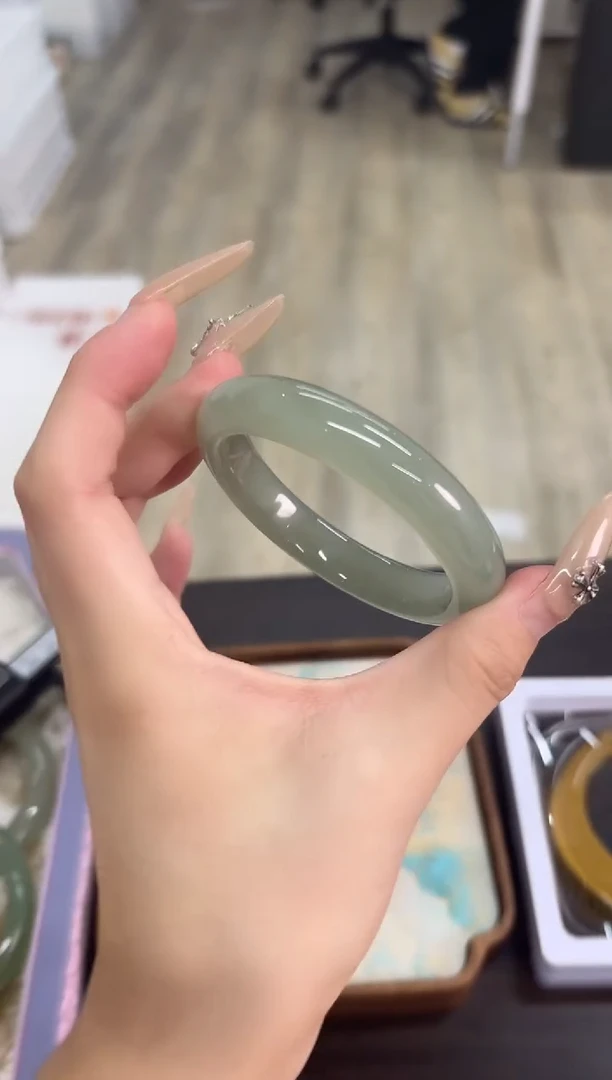 未镶嵌手镯石英质玉87-54D