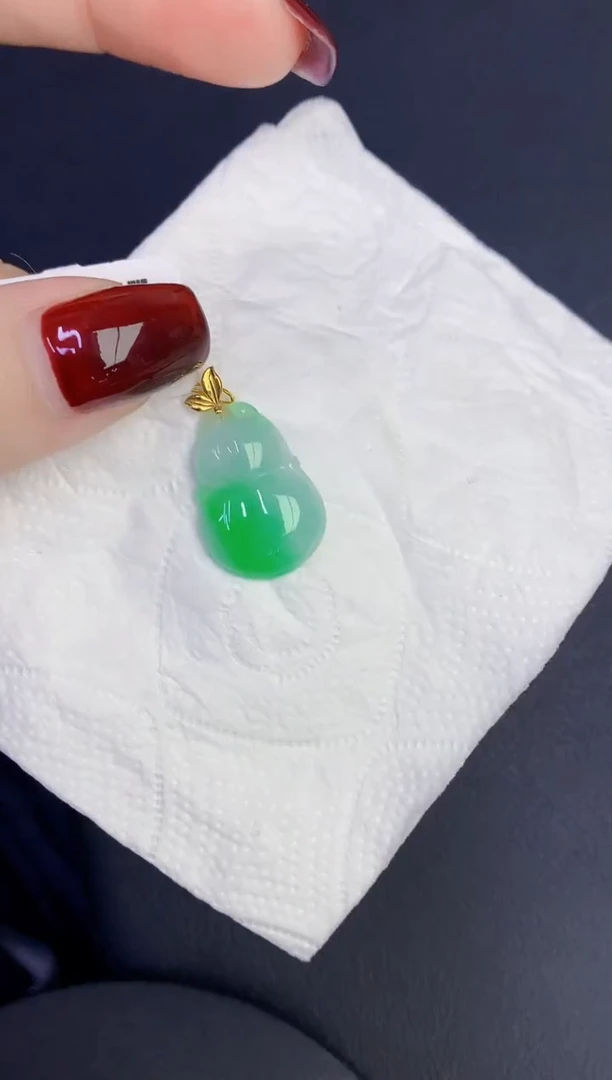 颈饰18K金镶嵌翡翠缅甸天然翡翠a货