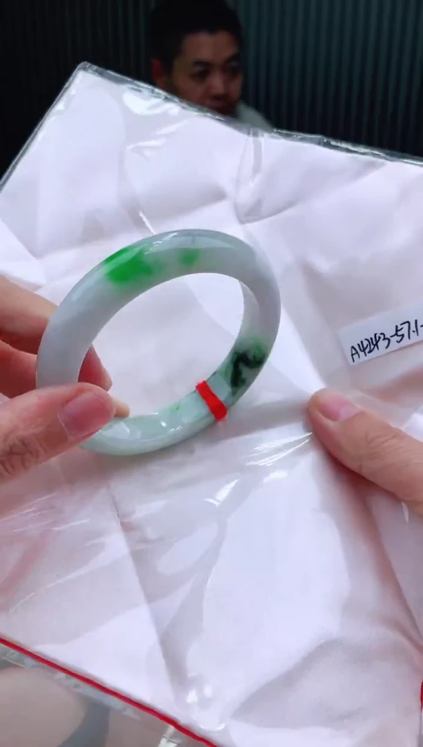 未镶嵌手镯翡翠57