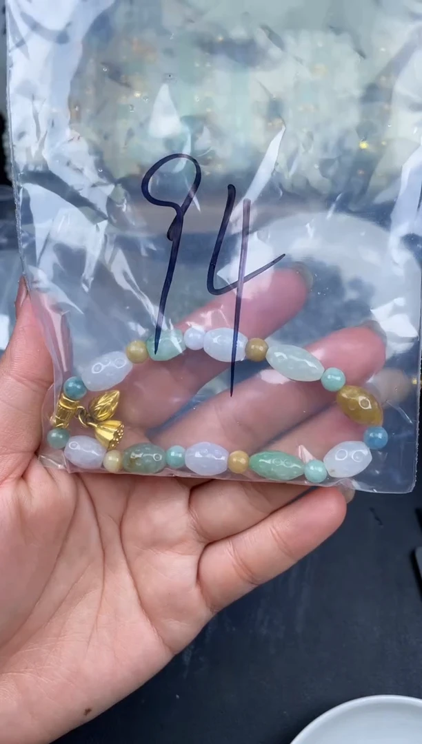 【闪购商品】翡翠颈饰未镶嵌天然翡翠手串99