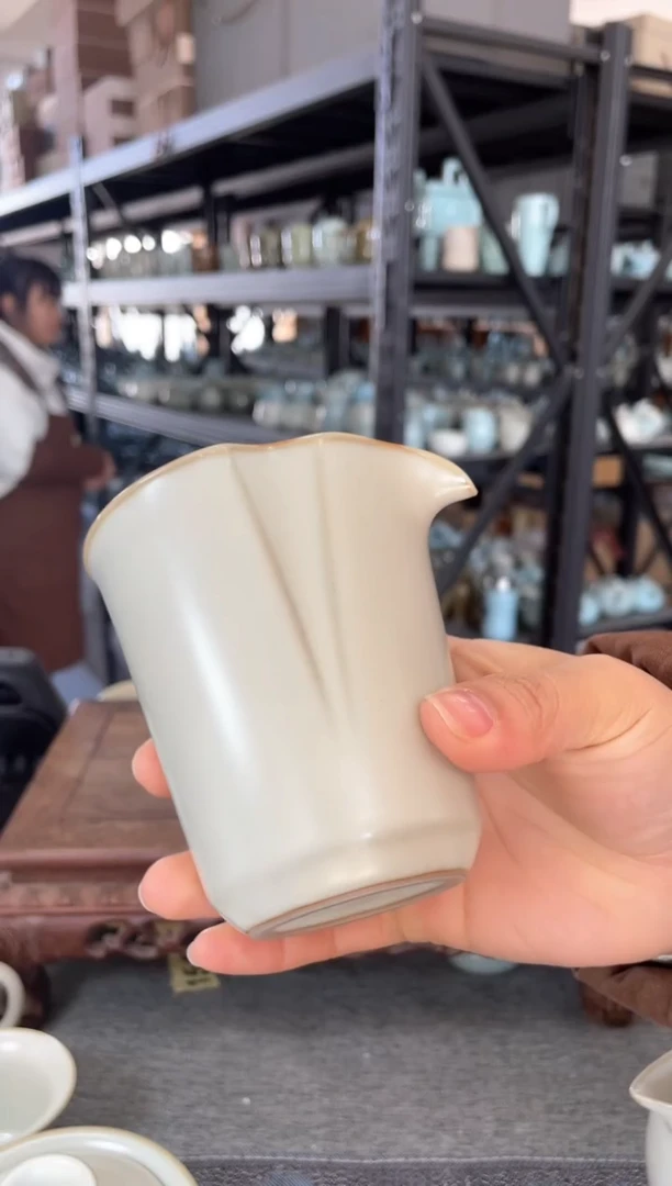 【闪购商品】瓷片微瑕无礼盒月白海棠公道杯