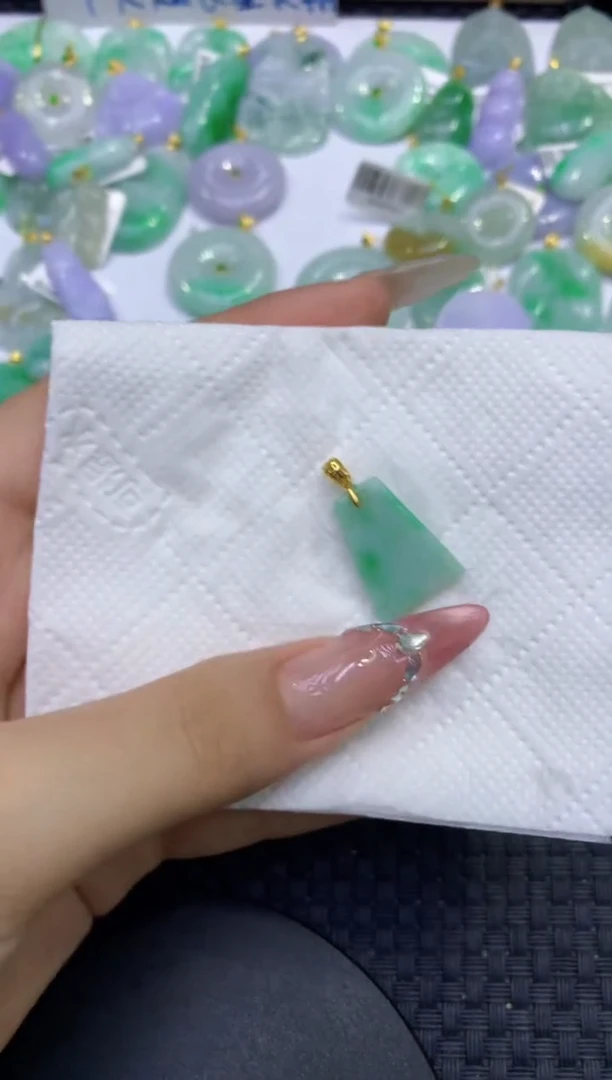 颈饰未镶嵌翡翠天然缅甸A货翡翠