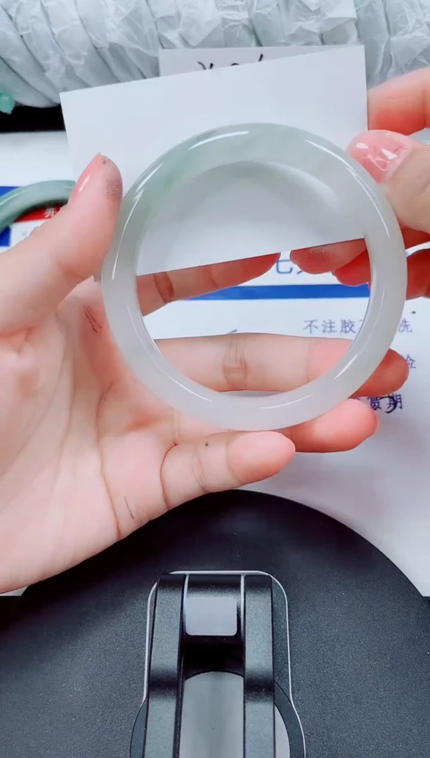 未镶嵌手镯石英质玉240-62/63