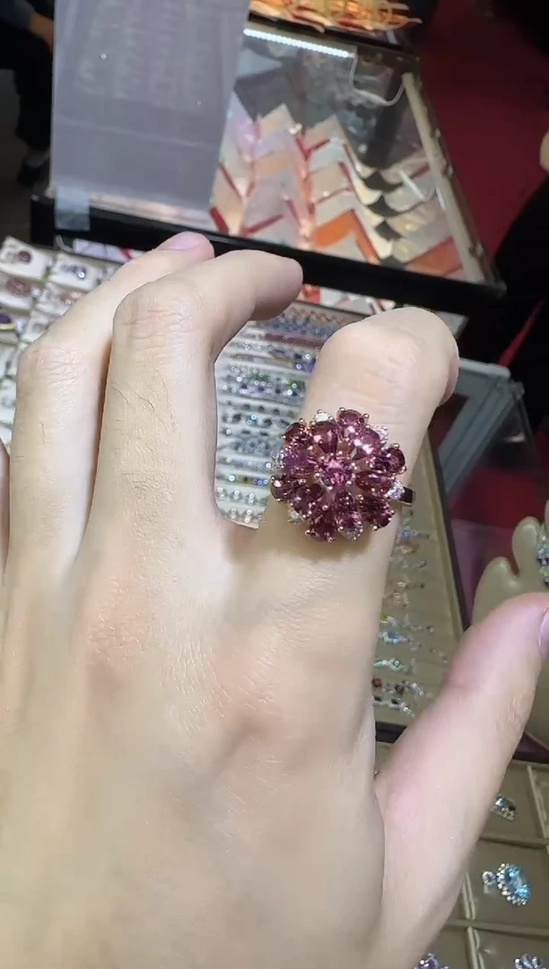 银S925镶嵌戒指石榴石繁花设计款