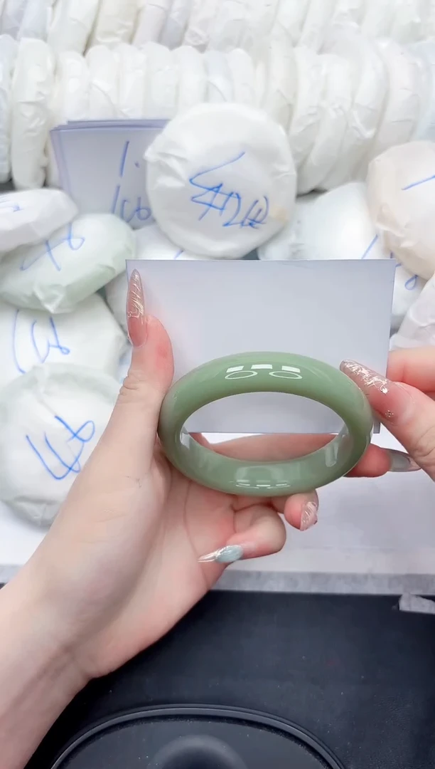 石英质玉手镯未镶嵌220-57