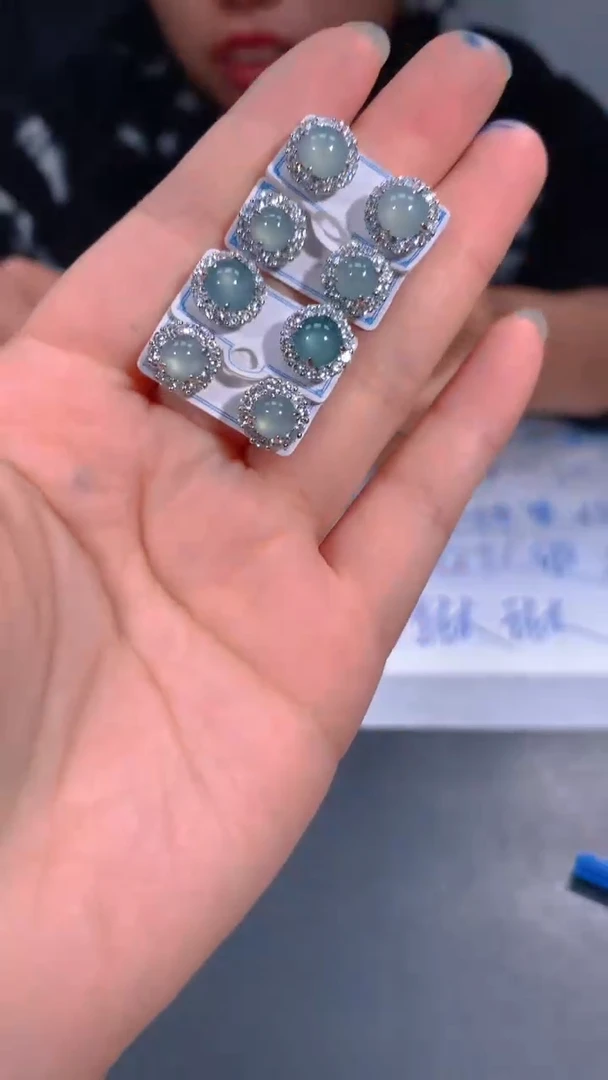 【闪购商品】定制翡翠未镶嵌2定制翡翠，多样性发货（发其一）