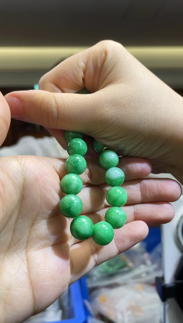 颈饰未镶嵌翡翠（多样性发一件）