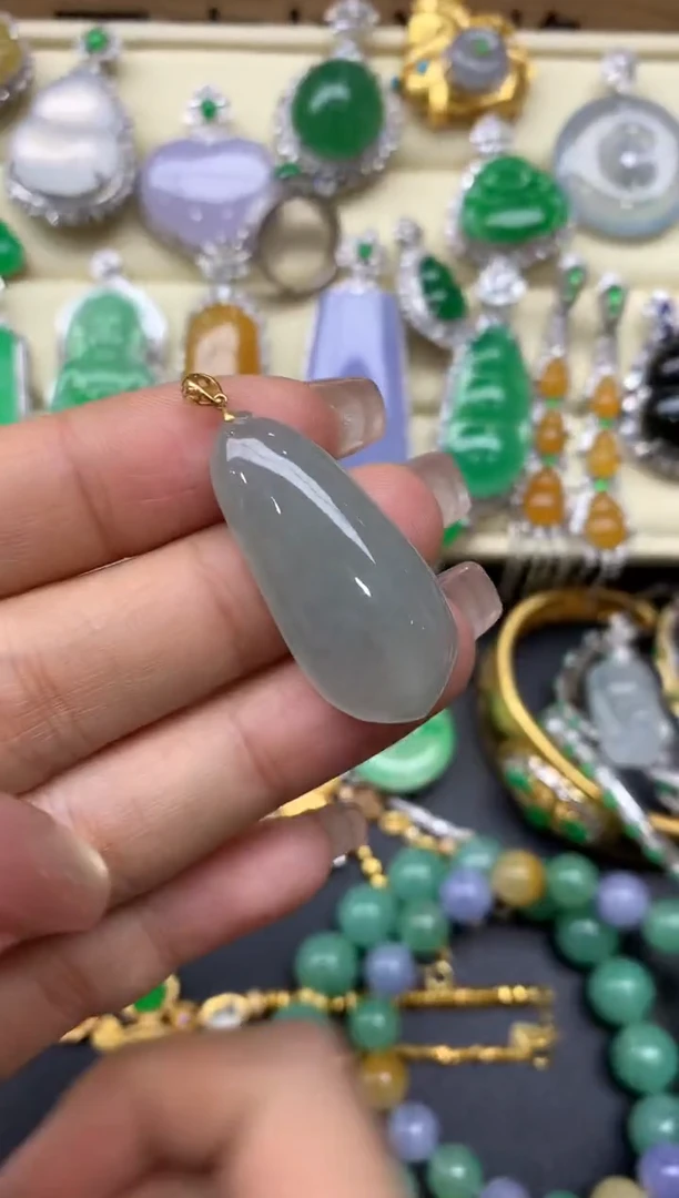 颈饰18K金镶嵌翡翠136-中国好珍宝