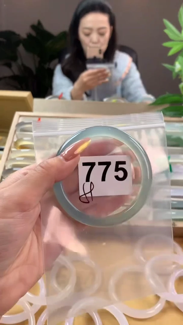 【闪购商品】玛瑙/玉髓手镯未镶嵌775