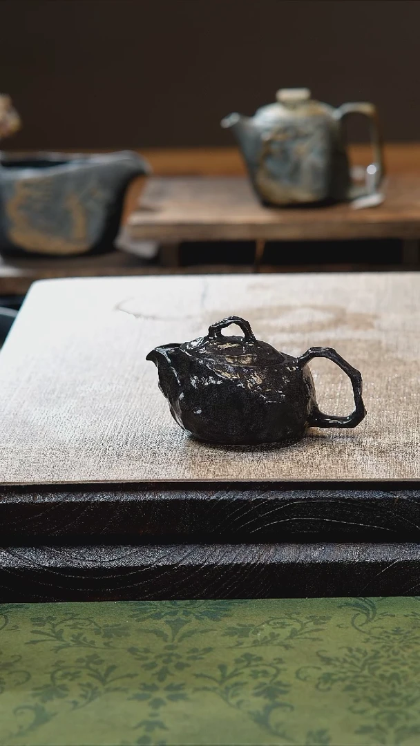 归玉堂冰碛岩重工雕刻磐云望月壶150cc