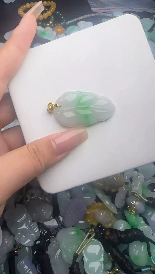翡翠未镶嵌颈饰天然缅甸翡翠吊坠