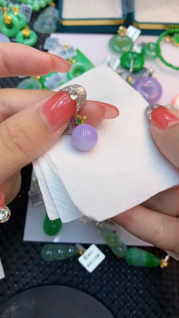 颈饰18K金镶嵌翡翠1