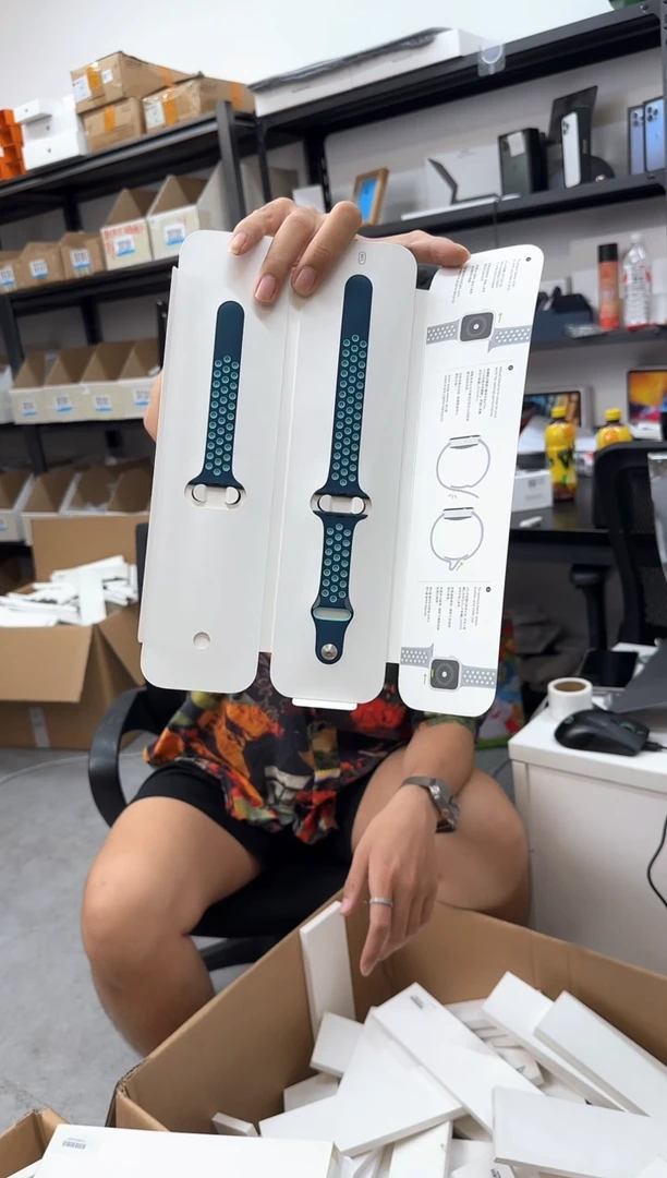 99新7号 耐克洞洞 大表盘