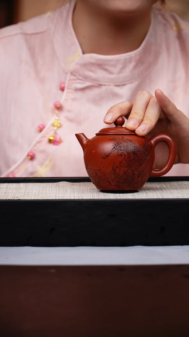 茶壶紫砂大红袍孔雀