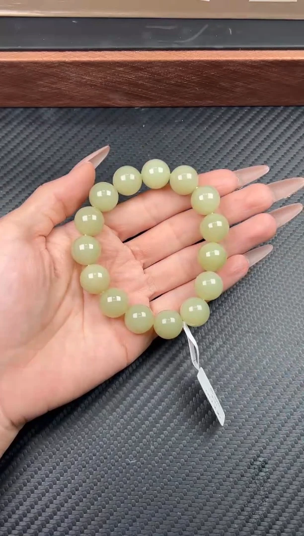 未镶嵌手串和田玉若羌微色差卡14