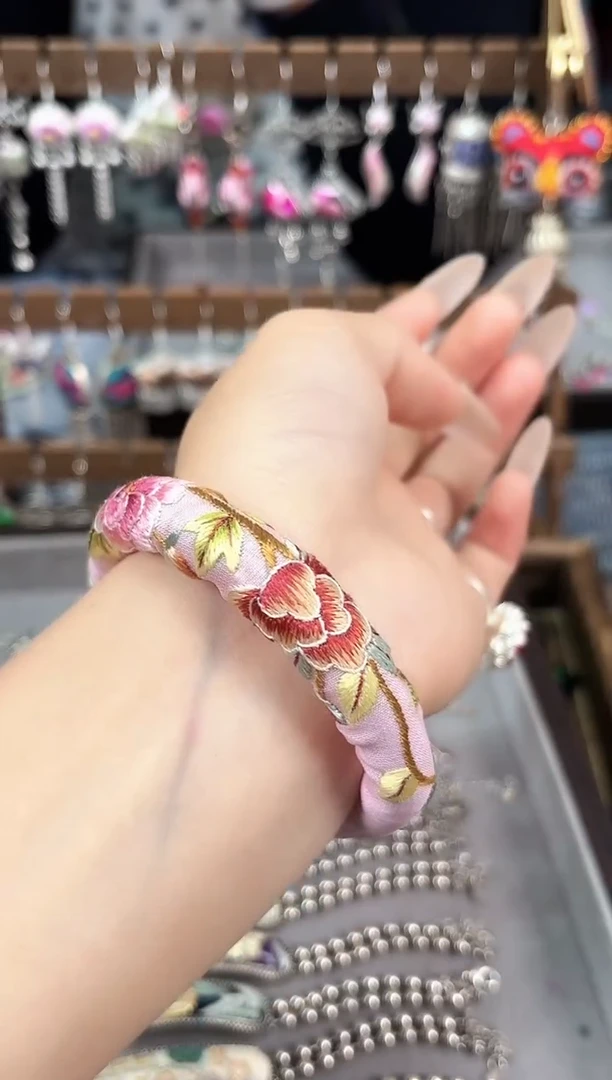 织绣玄*民族风非遗老绣饰品480