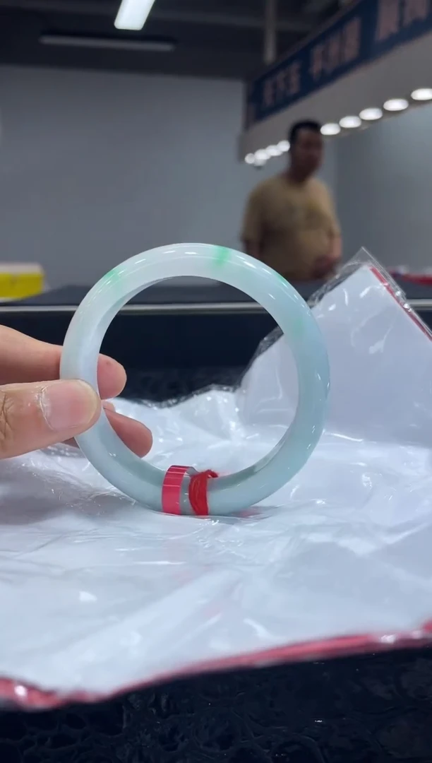 未镶嵌手镯翡翠3