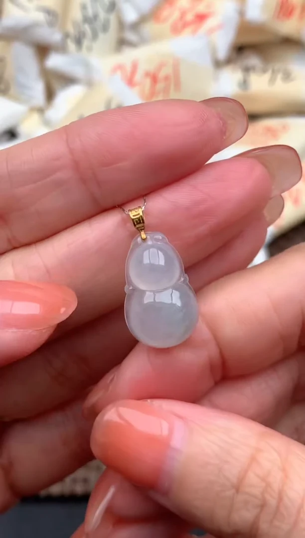 18K金镶嵌挂件翡翠1