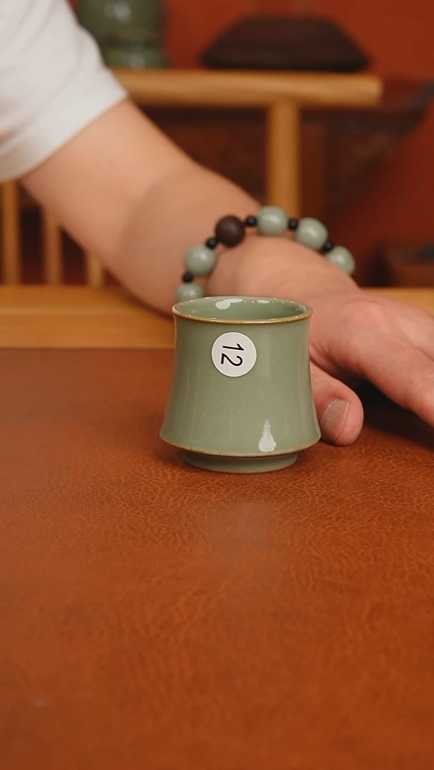 越窑秘色瓷小竹节杯二级品