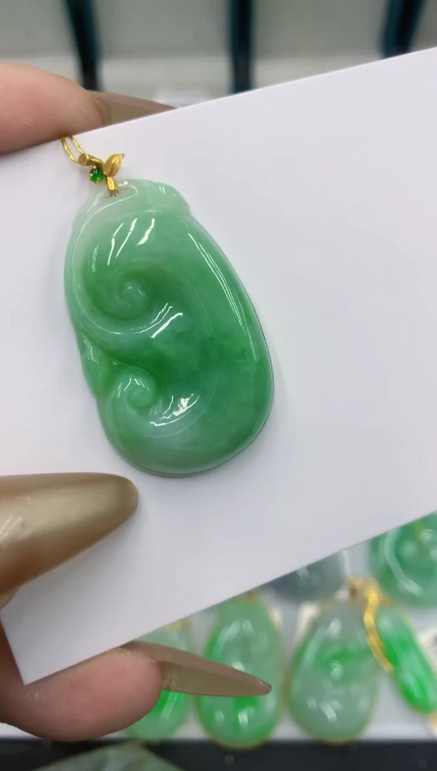颈饰18K金镶嵌翡翠111111