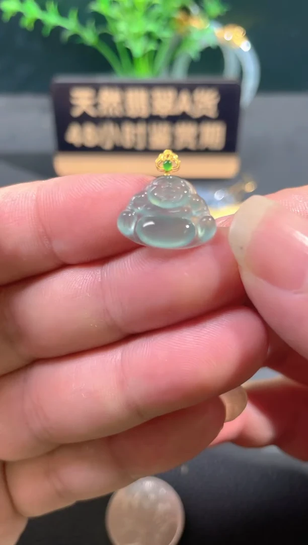 翡翠18K金镶嵌颈饰翡翠