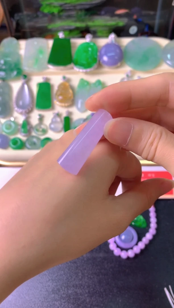 定制翡翠未镶嵌毛货抛光