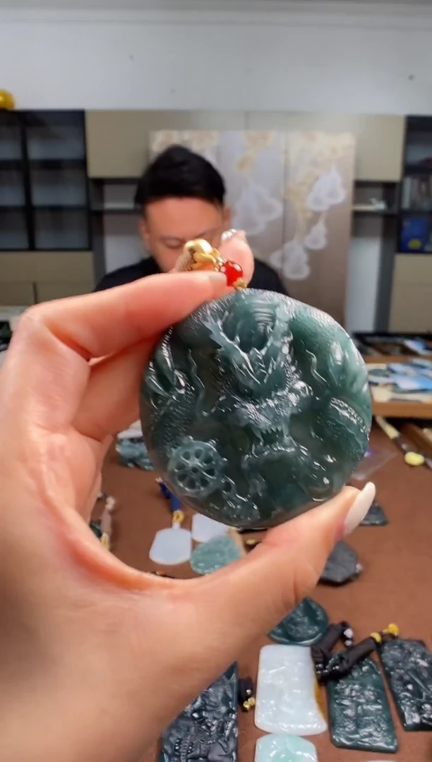 颈饰未镶嵌翡翠多样性发其一