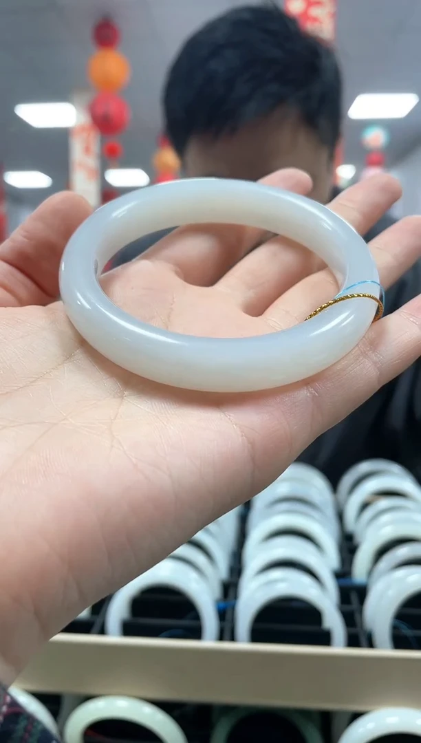 【闪购商品】和田玉手镯未镶嵌圈口备注  荔枝冻手镯一条（福利）