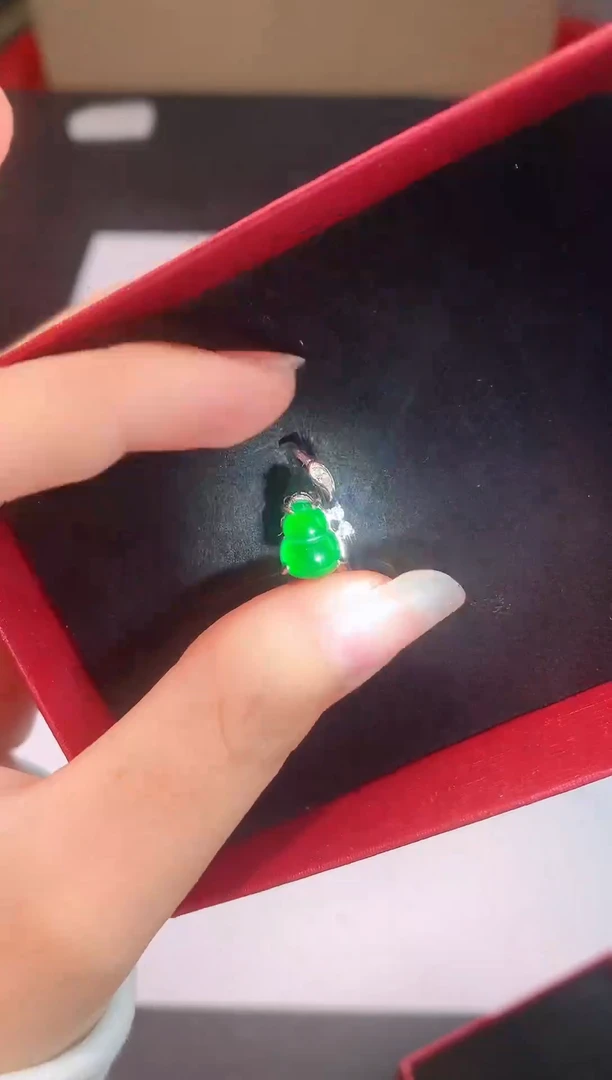 颈饰未镶嵌翡翠0芹0翡翠珠宝762