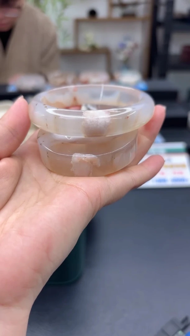 【闪购商品】石英质玉手镯未镶嵌C350(61圈赠送镯心)