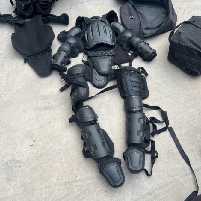 正品黑色护甲cosplay骑士盔甲护具有磨损