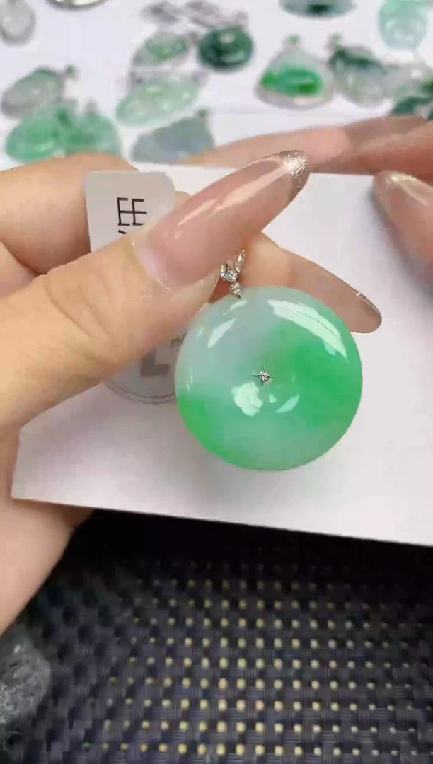 颈饰18K金镶嵌翡翠天然缅甸A货翡翠百元以上9元证书费自理