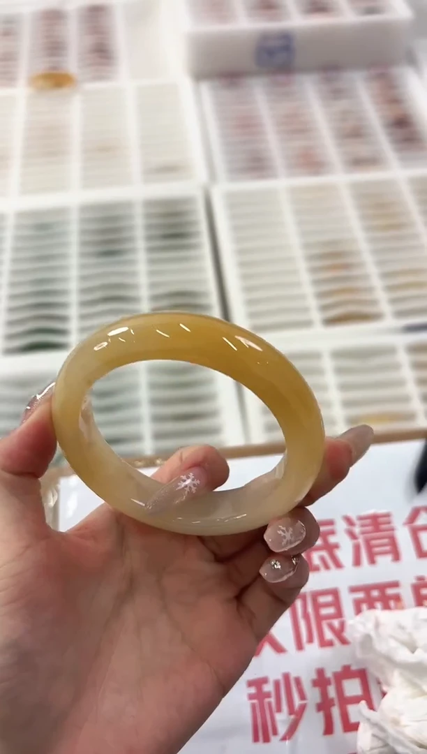 未镶嵌手镯石英质玉192-58HU