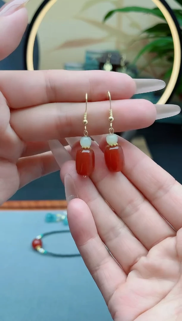 南红玛瑙银S925镶嵌耳饰668