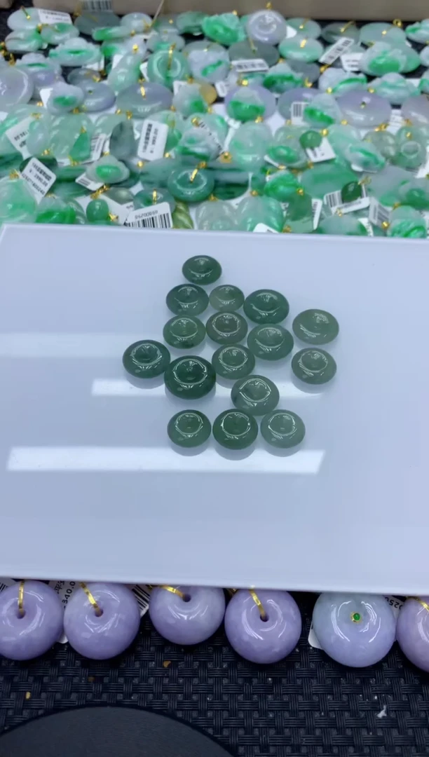 翡翠未镶嵌颈饰天然缅甸翡翠A货