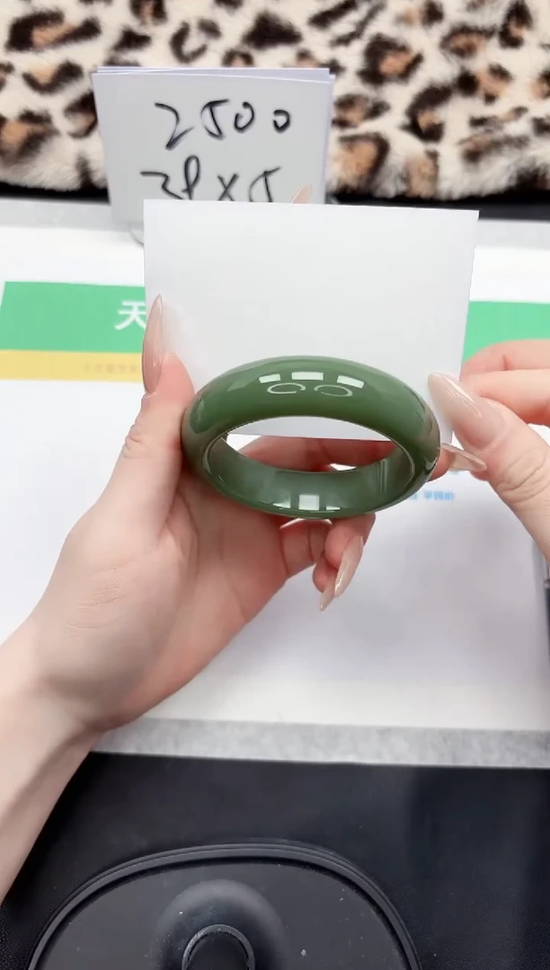 【闪购商品】石英质玉手镯未镶嵌40-56