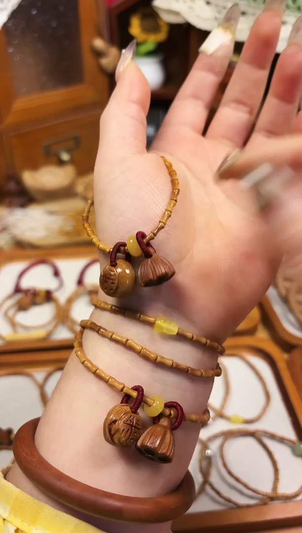 吊坠桃核竹节手串  福字加莲蓬   备注手围