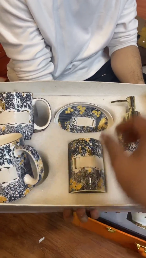 杯鸿辉家品牌瓷器，京东包邮！