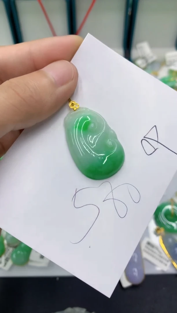 翡翠18K金镶嵌颈饰翡翠