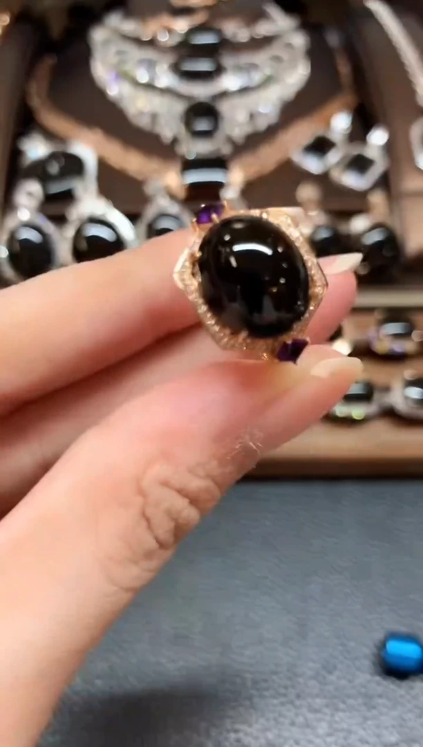 18K金镶嵌戒指翡翠z110不退换